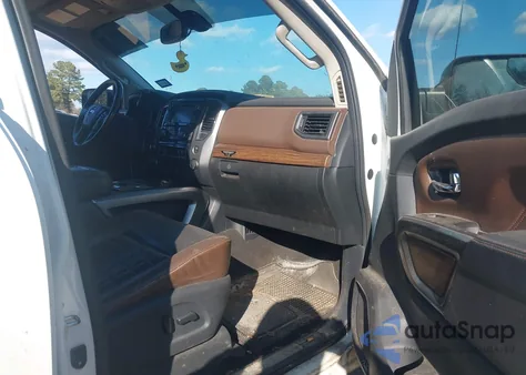 2019 Nissan Titan Platinum Reserve z USA, uszkodzony, nr VIN 1N6AA1E54KN528963